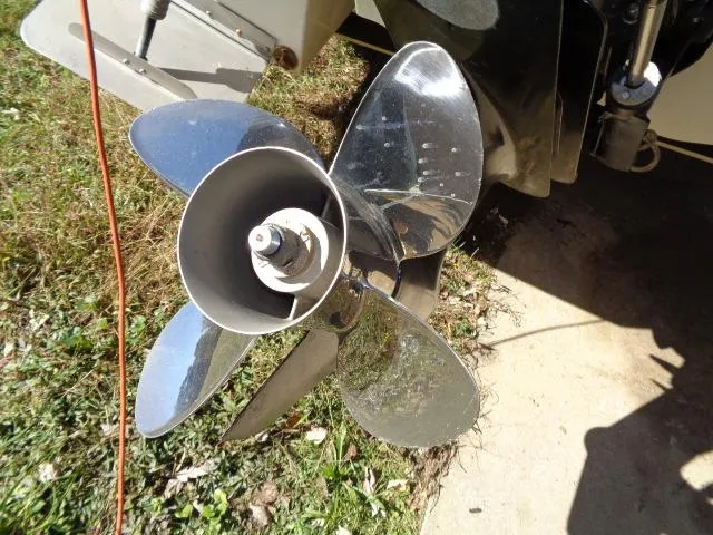 Slide: The Image of Close-up of a 1998 Bayliner 2659 Rendezvous boat propeller. - 11