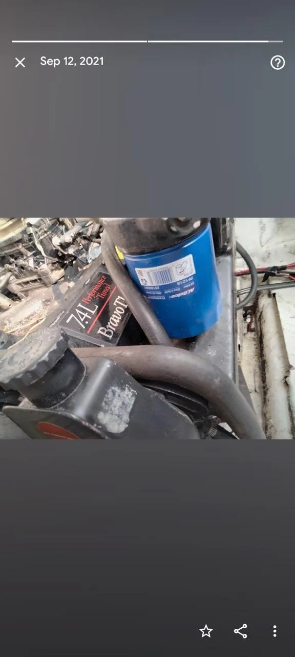 Slide: The Image of 1998 Bayliner 2659 Rendezvous engine compartment with 7.4L Bravo engine. - 9