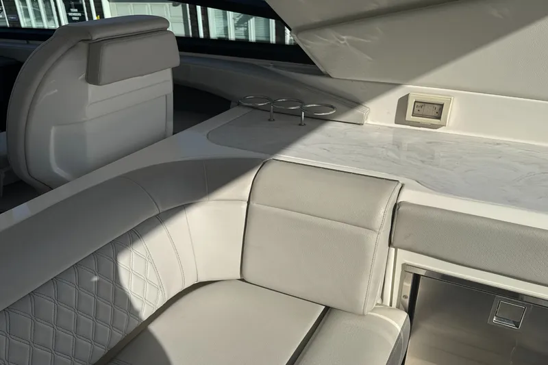 Slide: The Image of Sea Ray SLX 400 2022 - 15