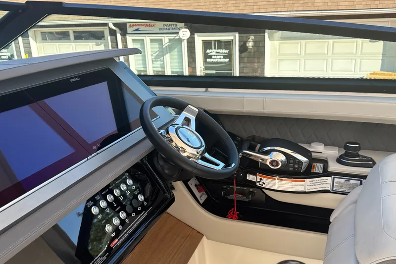 Slide: The Image of Sea Ray SLX 400 2022 - 20