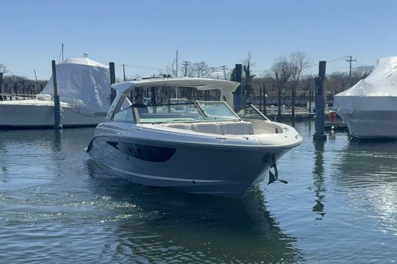 Slide: The Image of Sea Ray SLX 400 2022 - 40
