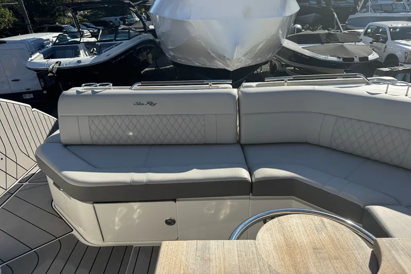 Slide: The Image of Sea Ray SLX 400 2022 - 7