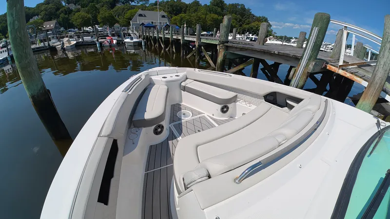 Slide: The Image of Sea Ray SLX 400 2022 - 40