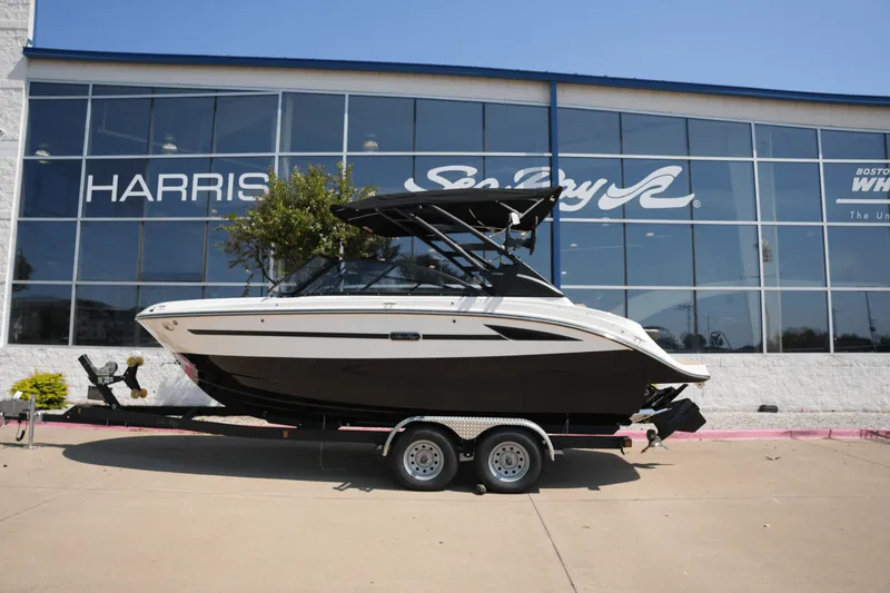 The Image of Sea Ray SDX 230 Surf 2026 - 0