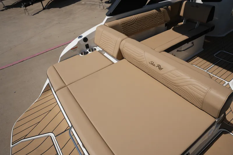 Slide: The Image of Sea Ray SDX 230 Surf 2026 - 4