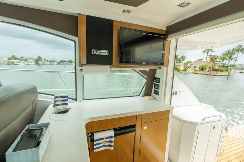 Slide: The Image of Cruisers 41 CANTIUS 2016 - 9