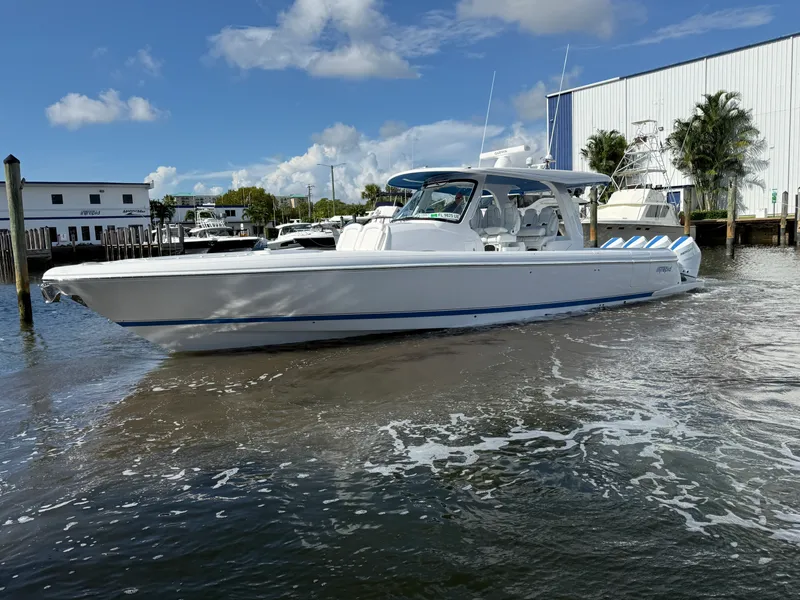 Slide: The Image of Intrepid 43 NOMAD SE 2027 - 2