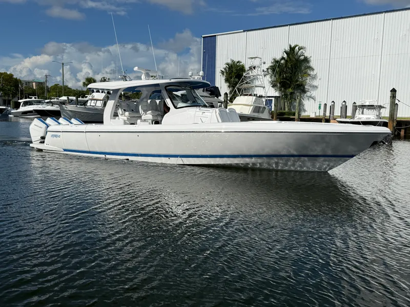 Slide: The Image of Intrepid 43 NOMAD SE 2027 - 9