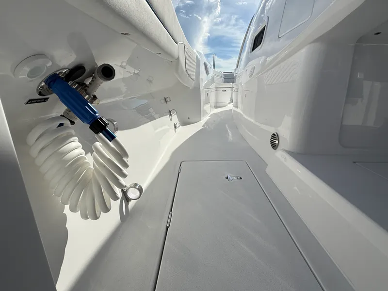 Slide: The Image of Intrepid 43 NOMAD SE 2027 - 43