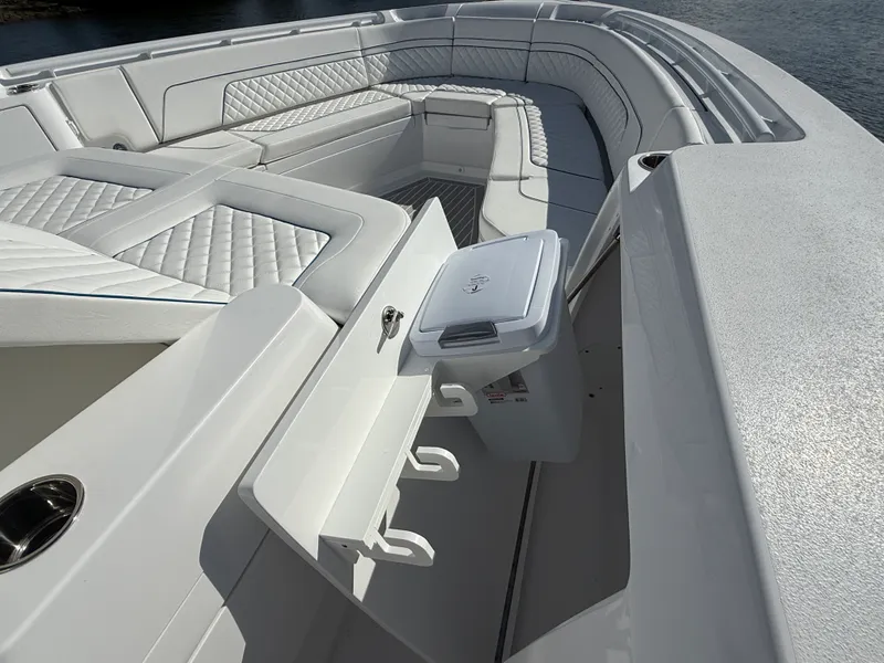 Slide: The Image of Intrepid 43 NOMAD SE 2027 - 30
