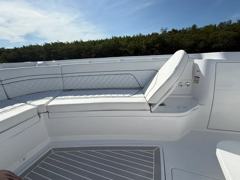 Slide: The Image of Intrepid 43 NOMAD SE 2027 - 37