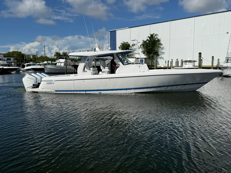 Slide: The Image of Intrepid 43 NOMAD SE 2027 - 8