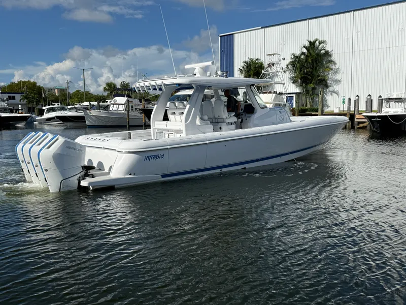 Slide: The Image of Intrepid 43 NOMAD SE 2027 - 7