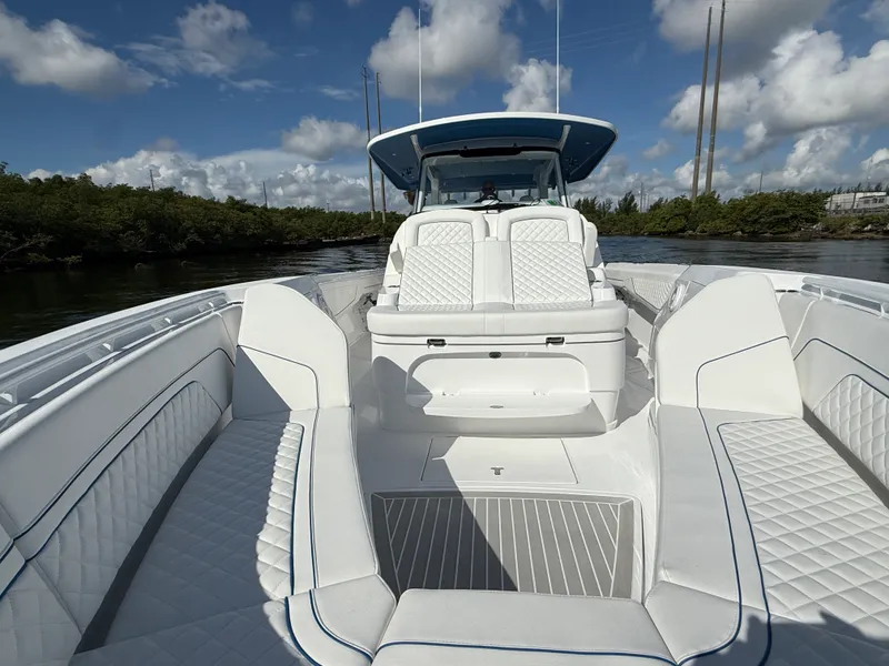 Slide: The Image of Intrepid 43 NOMAD SE 2027 - 36