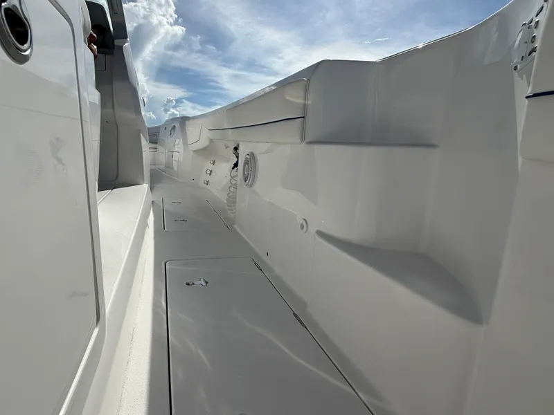 Slide: The Image of Intrepid 43 NOMAD SE 2027 - 28