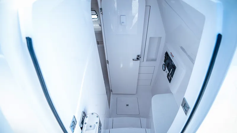 Slide: The Image of Intrepid 43 NOMAD SE 2027 - 9