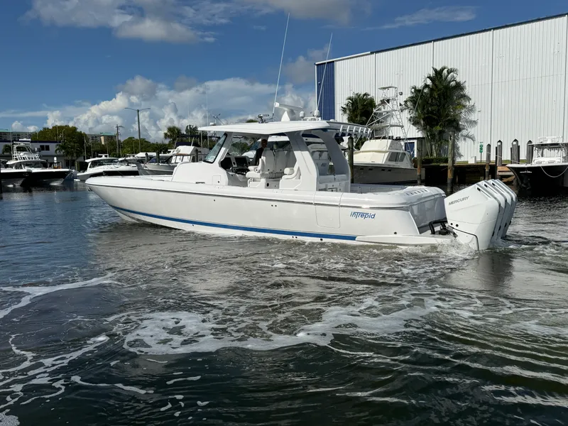 Slide: The Image of Intrepid 43 NOMAD SE 2027 - 1