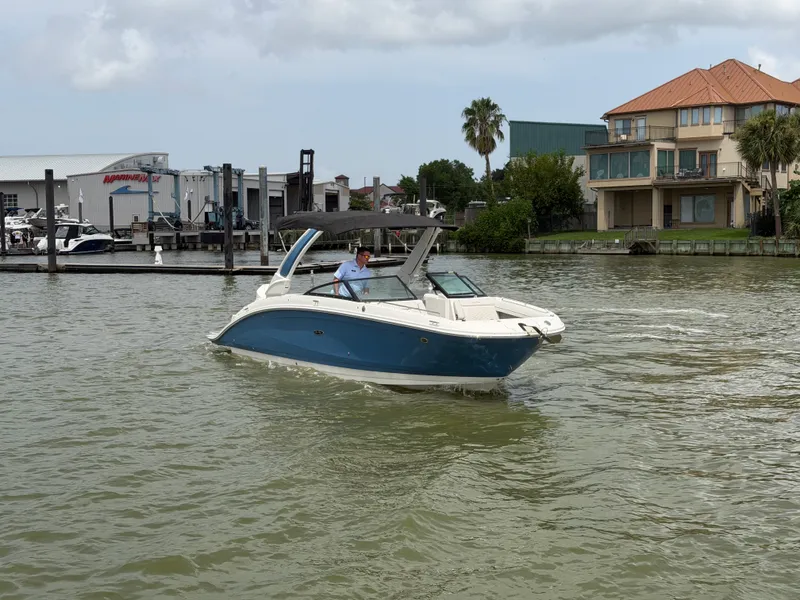 Slide: The Image of Sea Ray 270 SD OB 2023 - 8