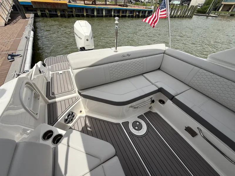 Slide: The Image of Sea Ray 270 SD OB 2023 - 18
