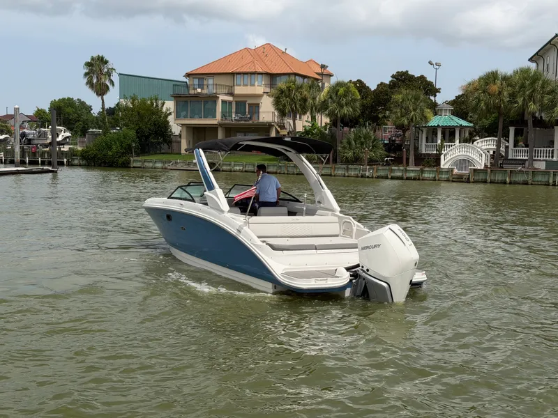 Slide: The Image of Sea Ray 270 SD OB 2023 - 15