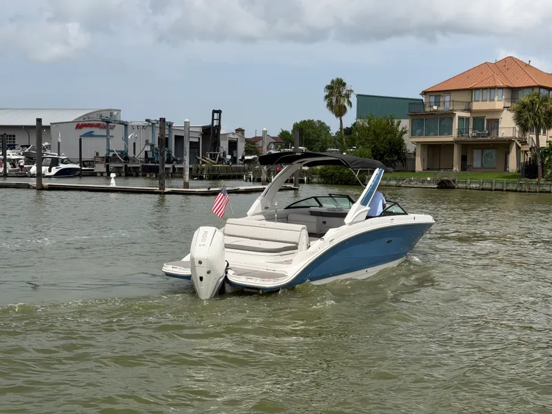 Slide: The Image of Sea Ray 270 SD OB 2023 - 13