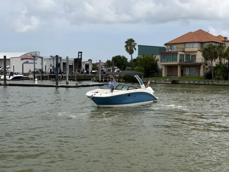 Slide: The Image of Sea Ray 270 SD OB 2023 - 5