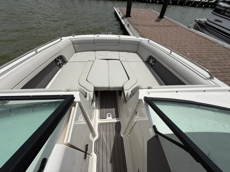Slide: The Image of Sea Ray 270 SD OB 2023 - 21