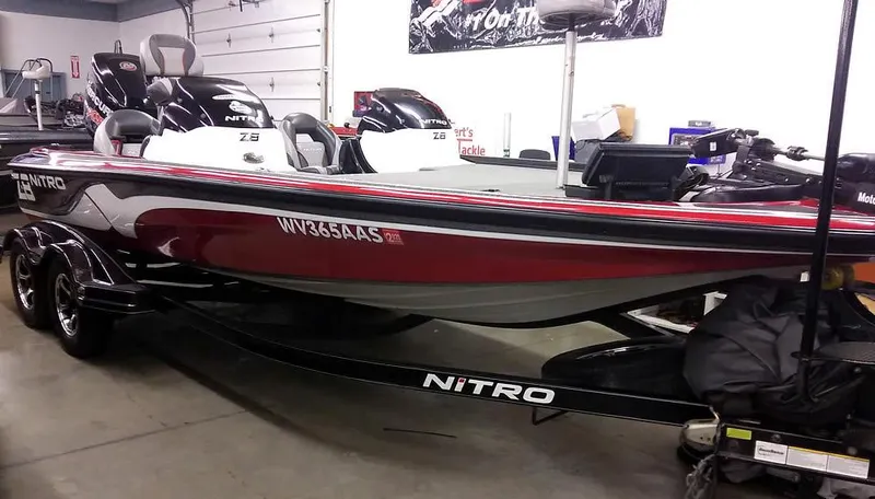 The Image of 2015 Nitro Z-8 DC boat in a garage. - 1
