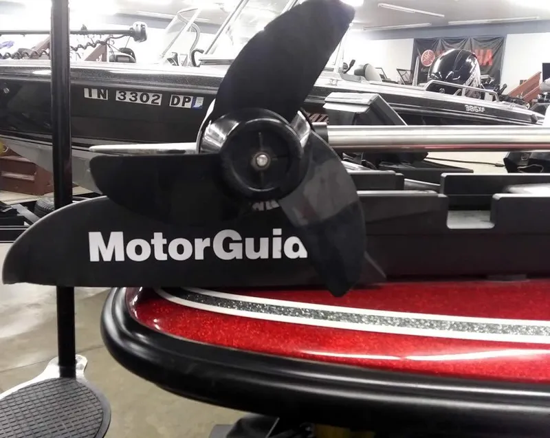 Slide: The Image of MotorGuide propeller on Nitro Z-8 DC boat, year 2015. - 10