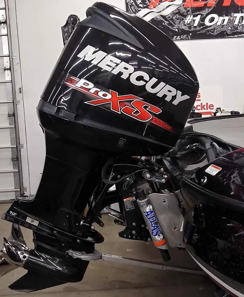 Slide: The Image of Mercury Pro XS outboard motor on 2015 Nitro Z-8 DC boat. - 13