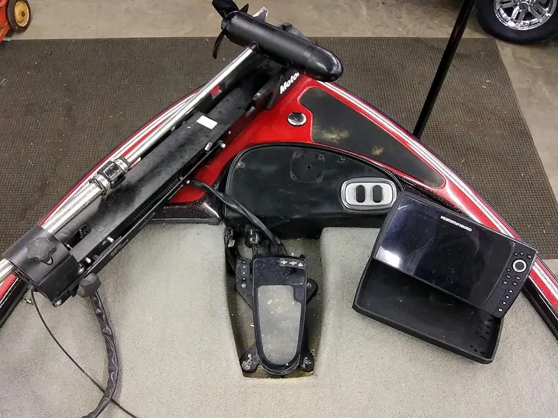 Slide: The Image of Nitro Z-8 DC 2015 boat console with electronics and controls. - 16