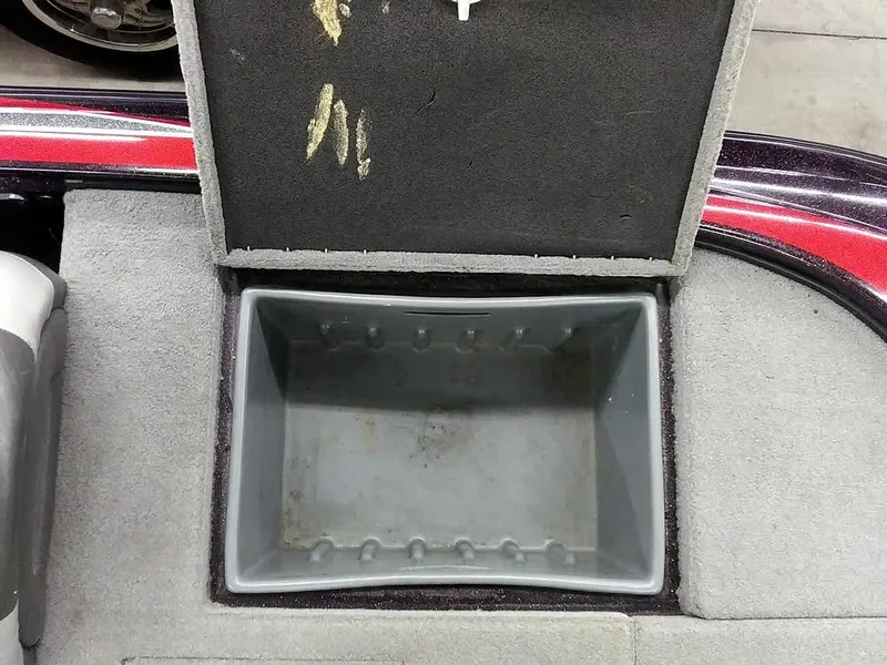 Slide: The Image of Open storage compartment in 2015 Nitro Z-8 DC boat. - 29