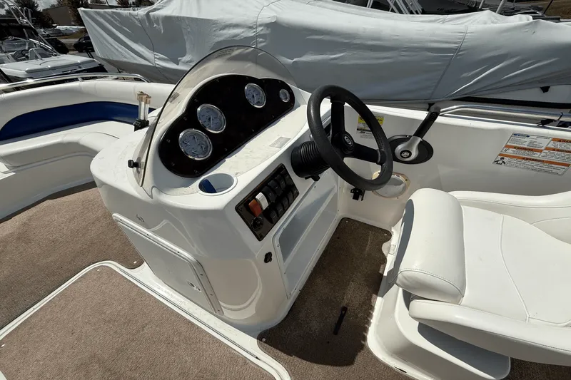 Slide: The Image of Hurricane SUN DECK SPORT 201 2011 - 19