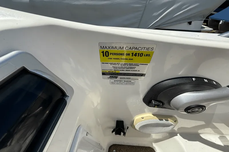 Slide: The Image of Hurricane SUN DECK SPORT 201 2011 - 21