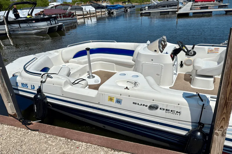 Slide: The Image of Hurricane SUN DECK SPORT 201 2011 - 24