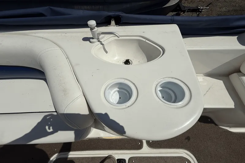 Slide: The Image of Hurricane SUN DECK SPORT 201 2011 - 9