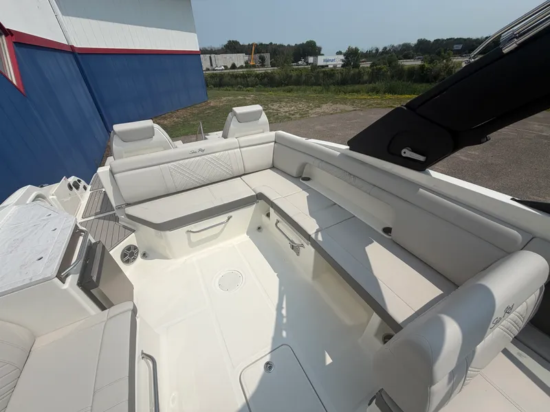 Slide: The Image of Sea Ray SDX 290 2026 - 6