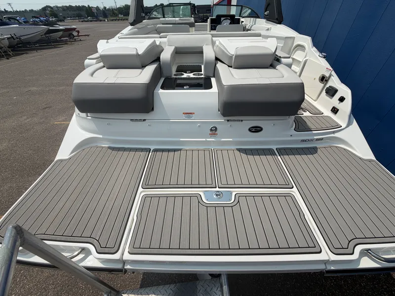 Slide: The Image of Sea Ray SDX 290 2026 - 3