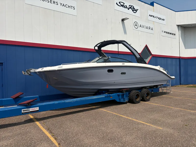 Slide: The Image of Sea Ray SDX 290 2026 - 1