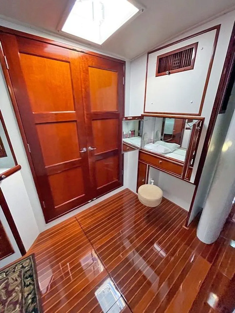 Slide: The Image of Owner's Cabin Vanity - 9