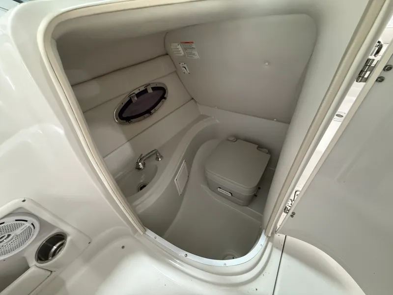Slide: The Image of Crownline Boats 220 EX 2007 - 20