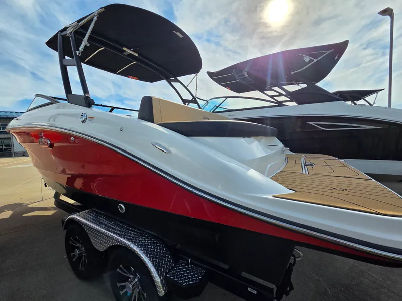 Slide: The Image of Sea Ray SPX 210 2027 - 2