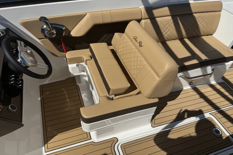 Slide: The Image of Sea Ray SDX 290 2026 - 42