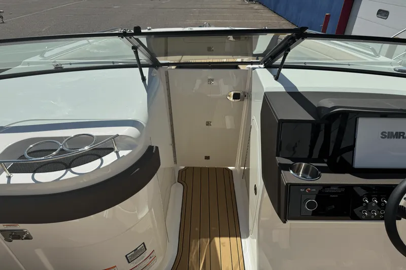 Slide: The Image of Sea Ray SDX 290 2026 - 50
