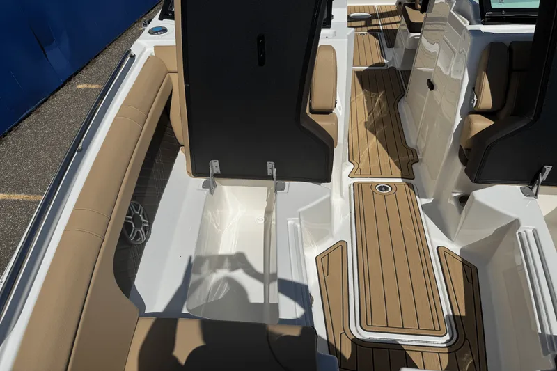 Slide: The Image of Sea Ray SDX 290 2026 - 59