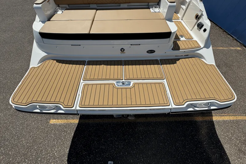 Slide: The Image of Sea Ray SDX 290 2026 - 6