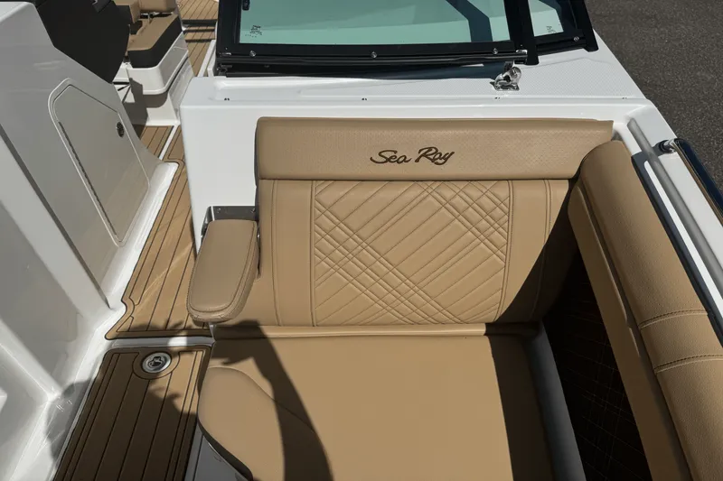 Slide: The Image of Sea Ray SDX 290 2026 - 62