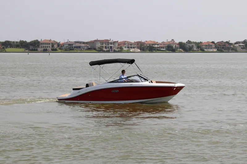 Slide: The Image of Sea Ray SPX 210 2026 - 4