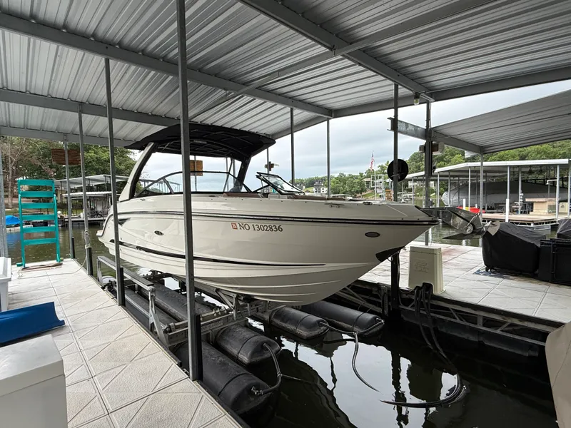 Slide: The Image of Sea Ray 280 SLX 2017 - 6