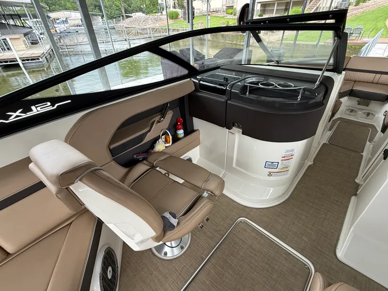 Slide: The Image of Sea Ray 280 SLX 2017 - 32